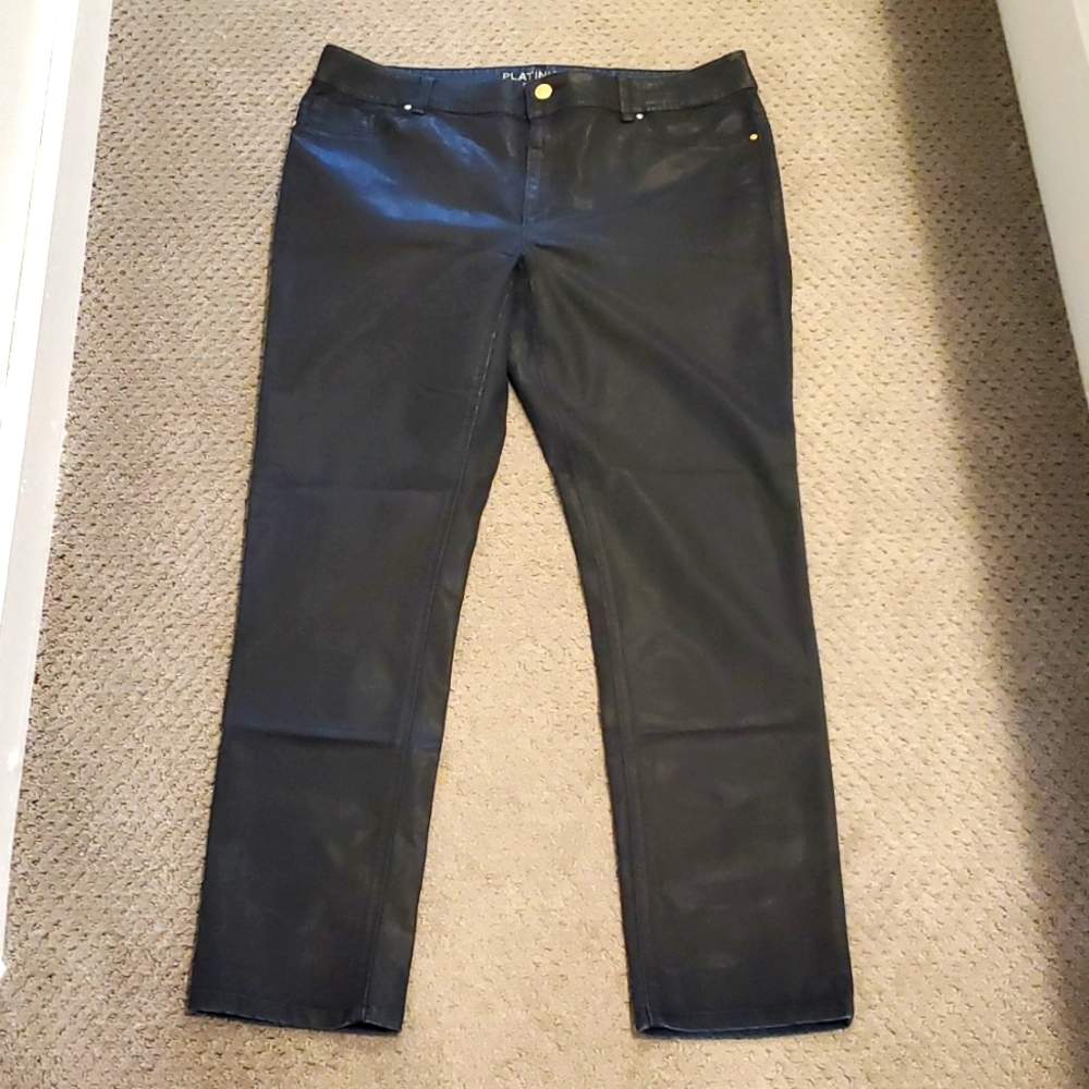 NEW Chico's Platinum jeans. Size 14 (2.5) NEW